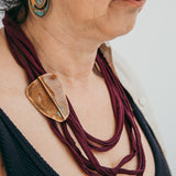 Collar Fold Flecha con cordón textil